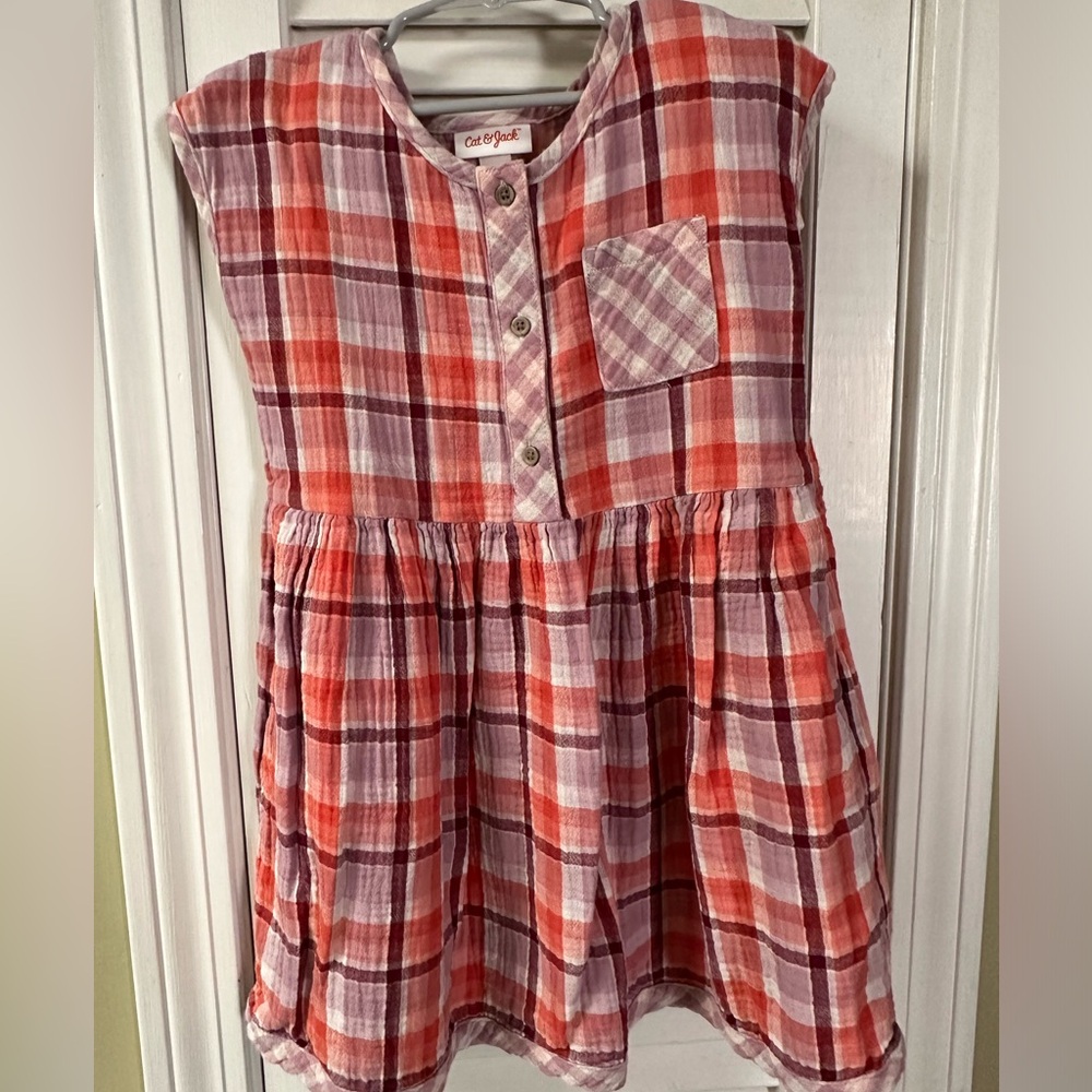 Girls Cat & Jack woven plaid 5t “like new” condition